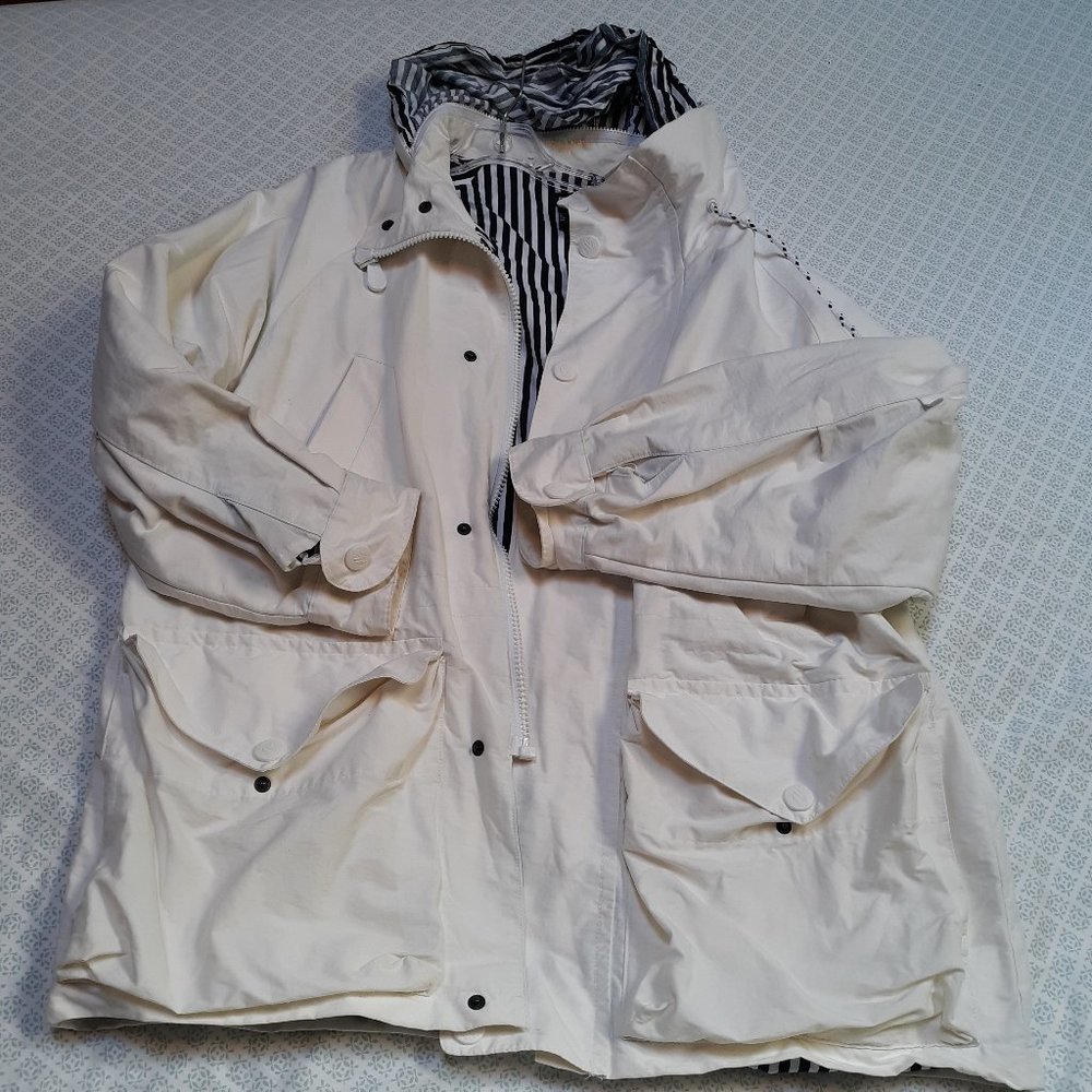 Womens Beautiful Nautica Jacket Size M w. Rain Hood